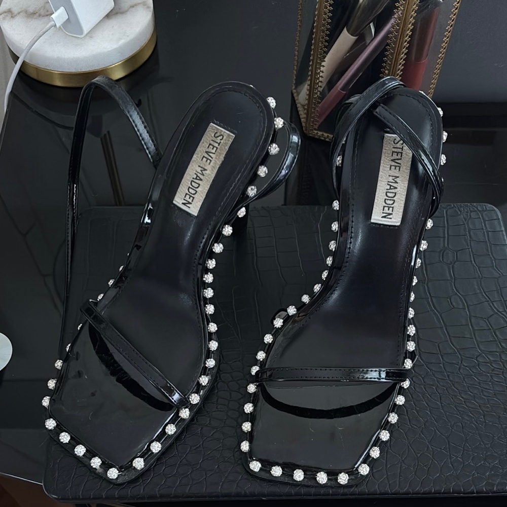 Steve Madden Black Heeled Elegance
